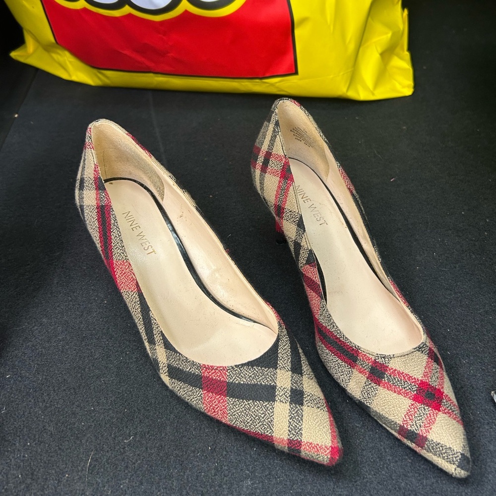 NINE WEST HEELS 7M